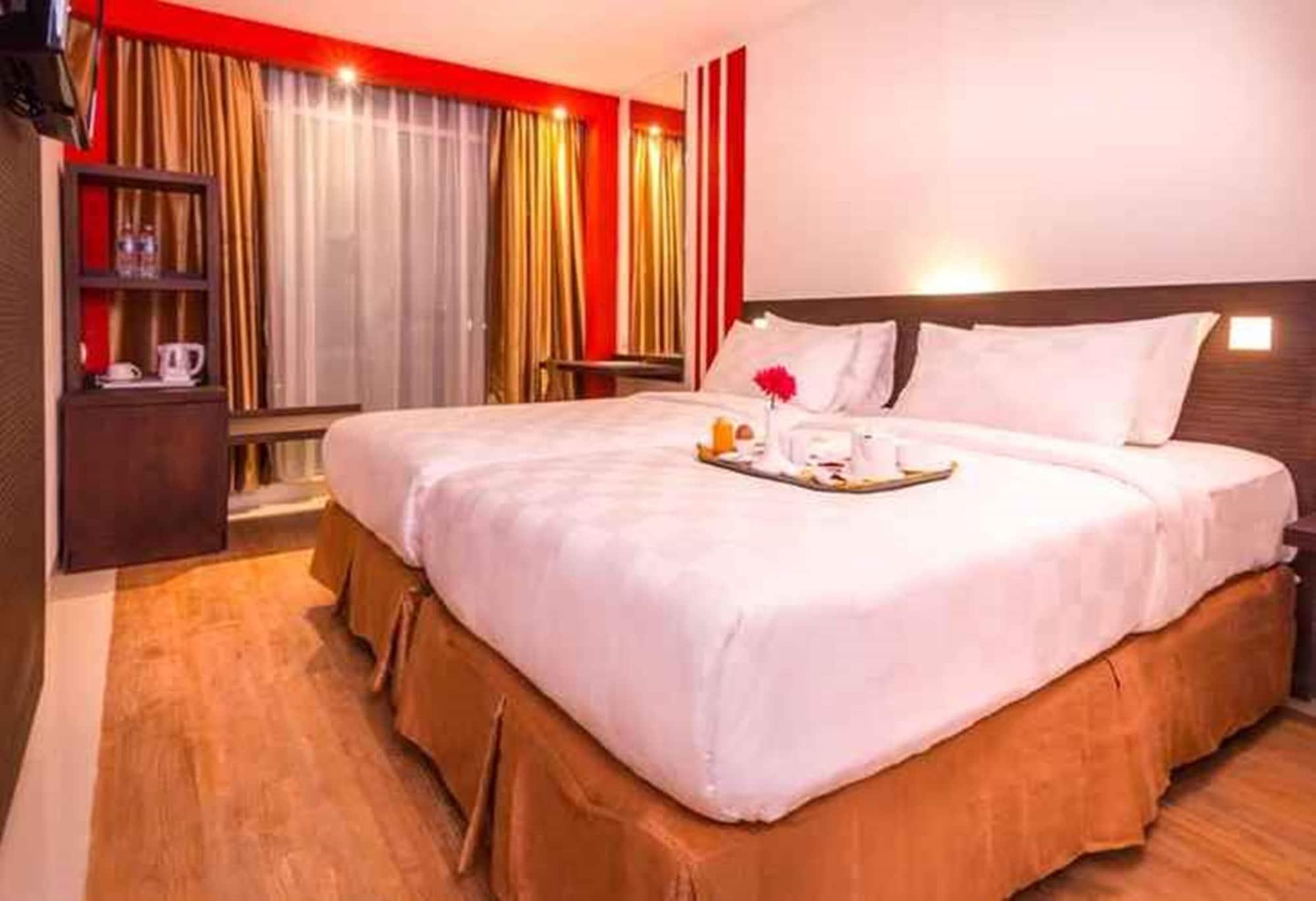 Redstar Hotel Джакарта Экстерьер фото