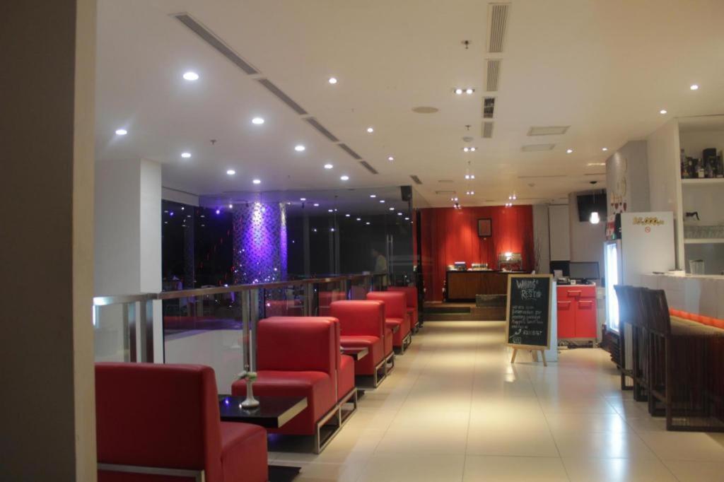 Redstar Hotel Джакарта Экстерьер фото