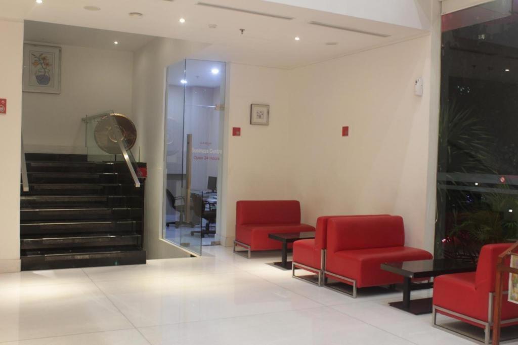 Redstar Hotel Джакарта Экстерьер фото