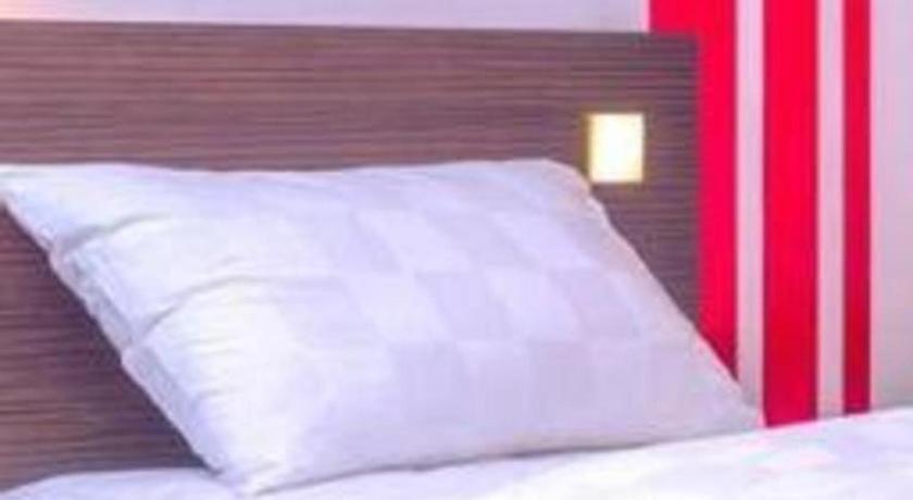 Redstar Hotel Джакарта Экстерьер фото
