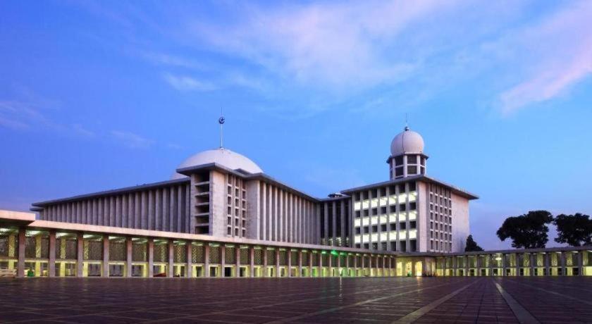Redstar Hotel Джакарта Экстерьер фото