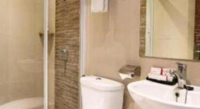 Redstar Hotel Джакарта Экстерьер фото